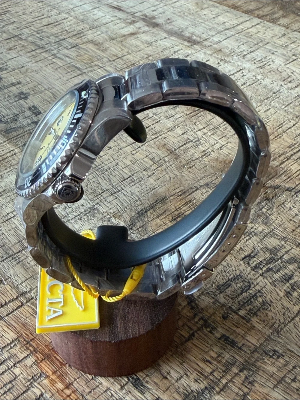 New in Box Invicta Specialty Rowan Men’s Watch 40mm - Yellow Dial